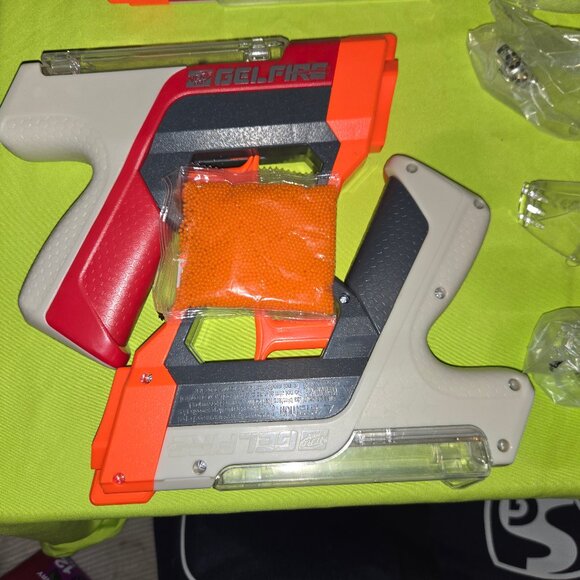 Nerf Pro Gelfire Dual Wield Pack, 2 Blasters, 5000 Gelfire Rounds - Picture 6 of 13